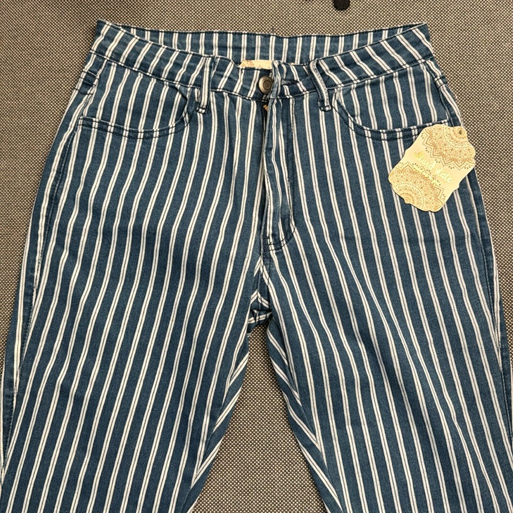 Altar’d state bell bottom jeans size small (fits like a 4)